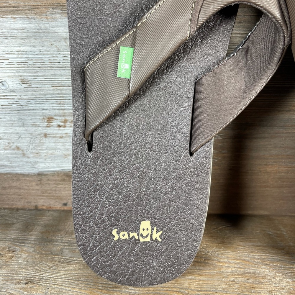 Sanuk Brown Flip Flop Sandals - Picture 2 of 5